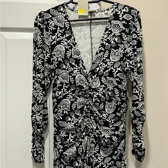 Boden Ruched Jersey
Midi Dress
• Color/pattern: black and ivory, tulip vine - Picture 8 of 9